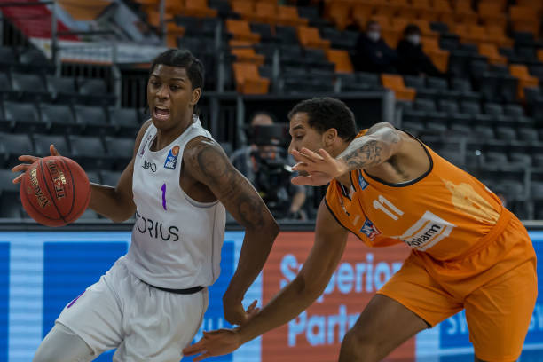 他不仅能处 他不仅能处